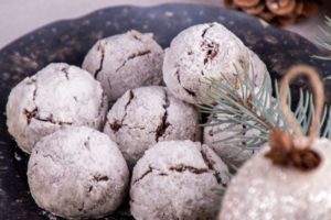 Chocolate snowball cookies